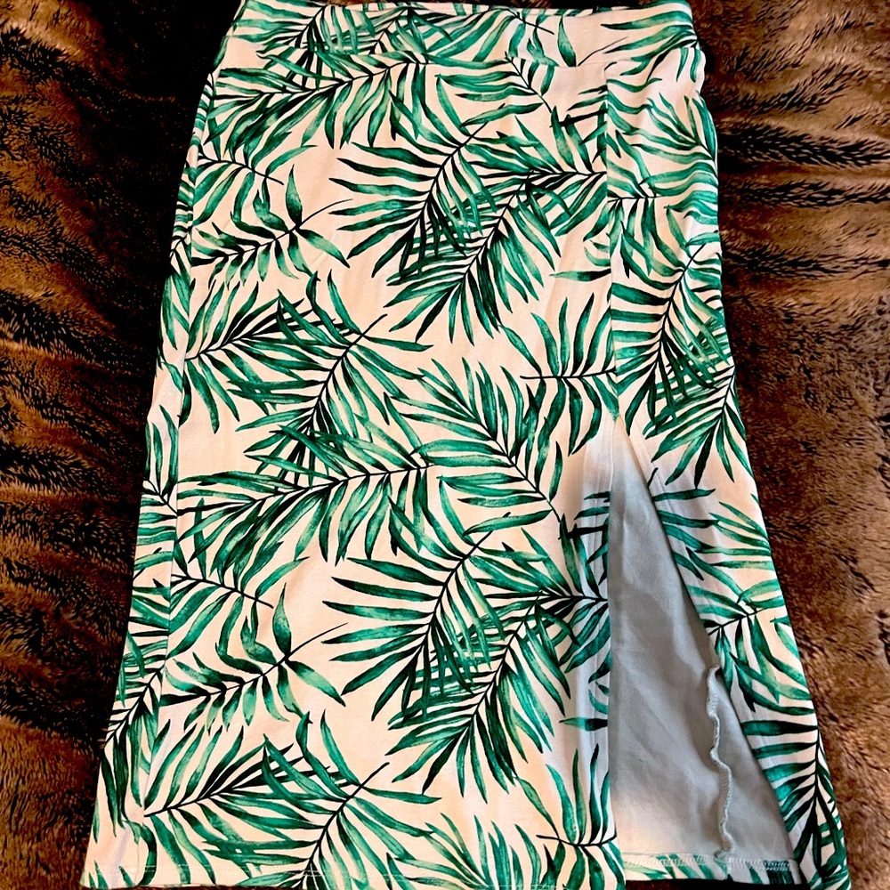 Waist High White Leaf Skirt W/ Slit
